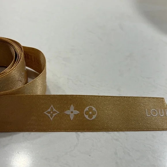 Louis Vuitton Ribbon gold - Picture 2 of 4